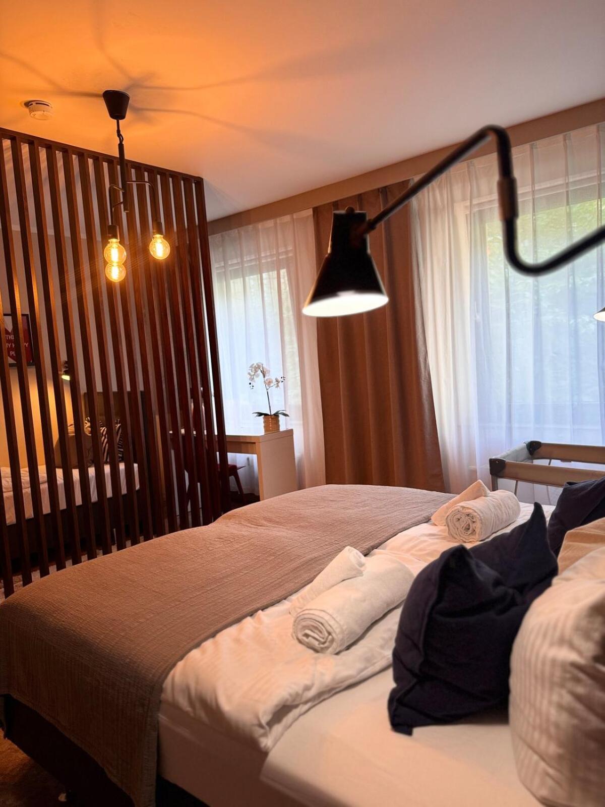 Zentrale Wohnung Direkt Am Hauptbahnhof - Bismarck Dusseldorf Bagian luar foto