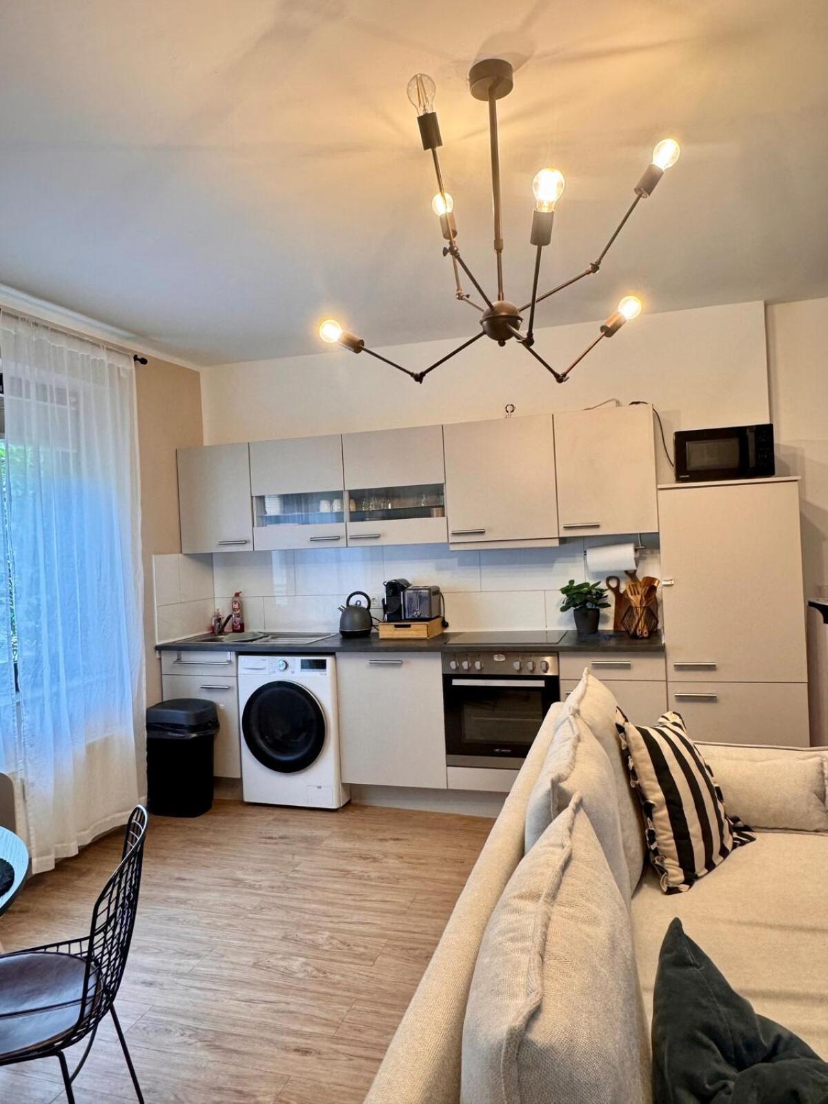 Zentrale Wohnung Direkt Am Hauptbahnhof - Bismarck Dusseldorf Bagian luar foto