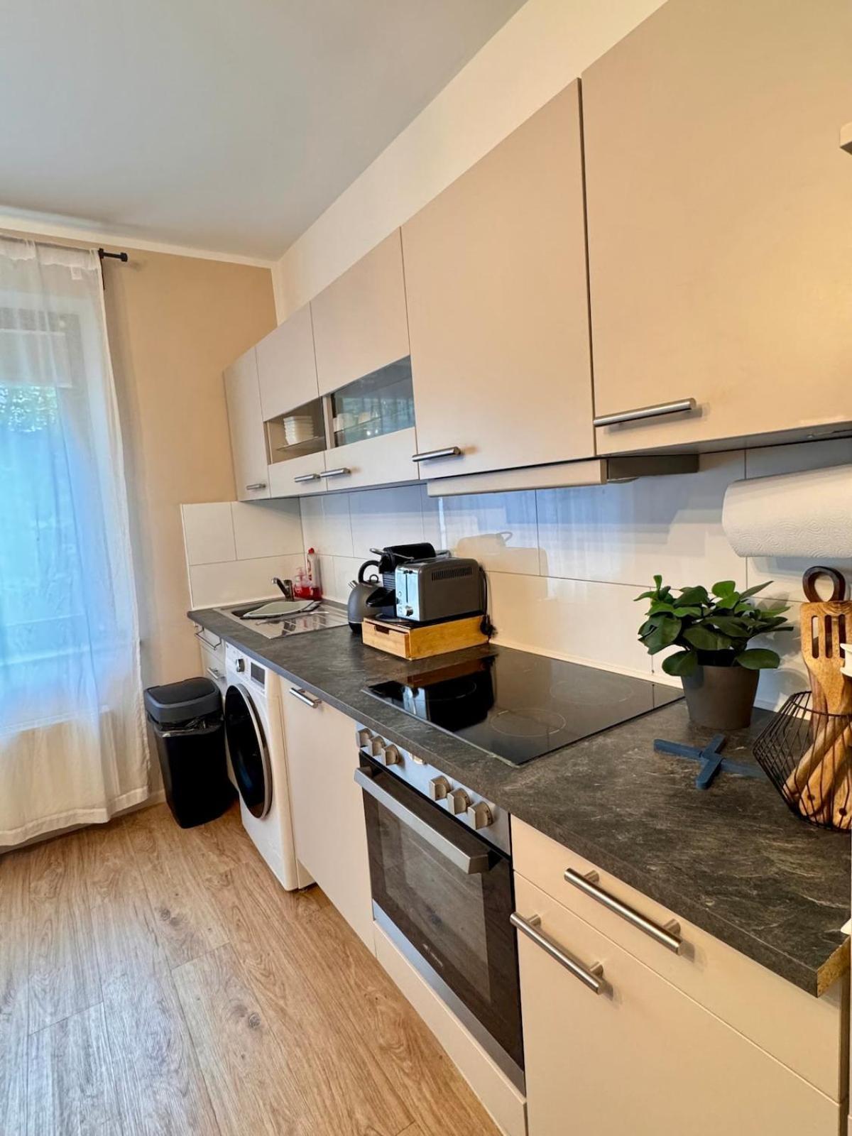 Zentrale Wohnung Direkt Am Hauptbahnhof - Bismarck Dusseldorf Bagian luar foto